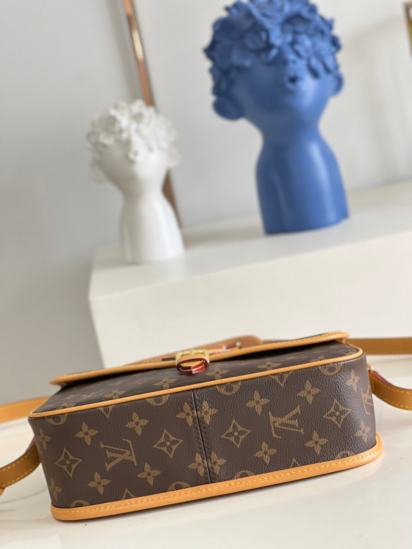 HOT SALE LOUIS VUITTON VINTAGE SOLOGNE