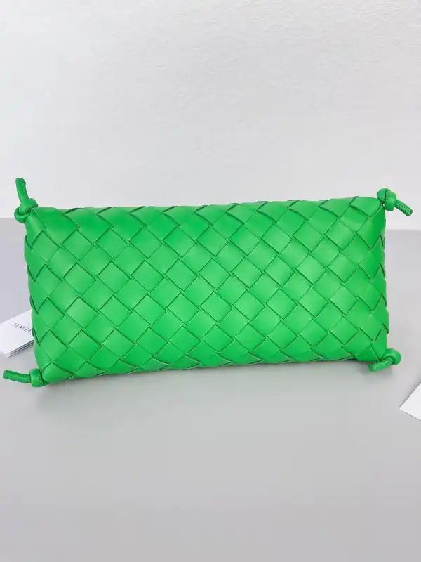 Yupoo bagsoffer BOTTEGA VENETA Pouch On Strap