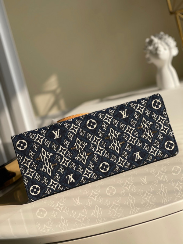 LOUIS VUITTON ONTHEGO MM