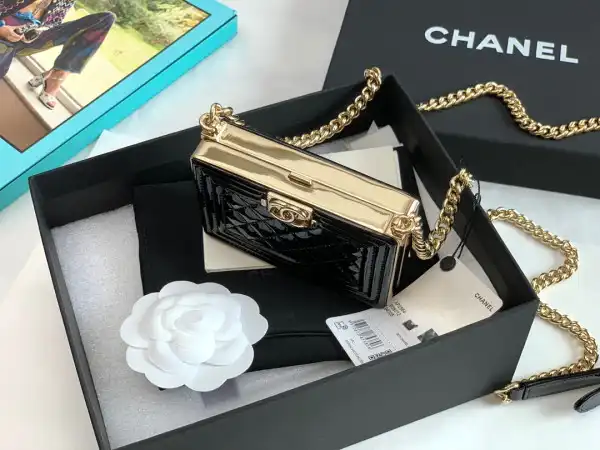 CHANEL BOY MINAUDIERE