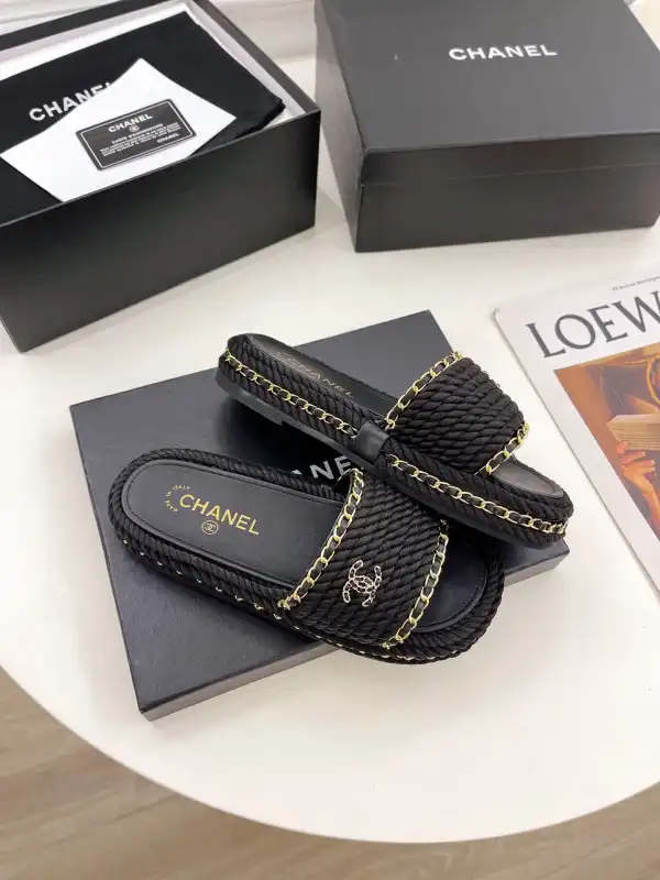 CHANEL MULE