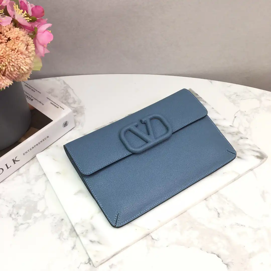 VALENTINO GARAVANI VSLING GRAINY CLUTCH