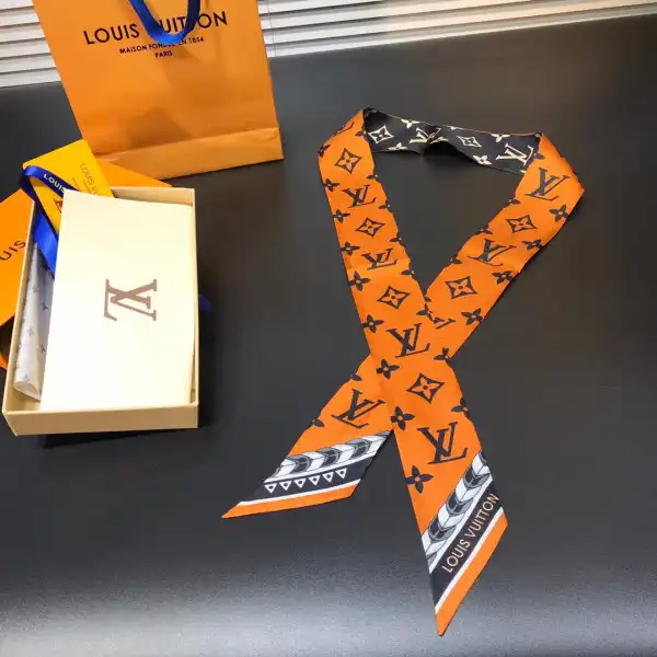 First bag ru LOUIS VUITTON BANDEAU