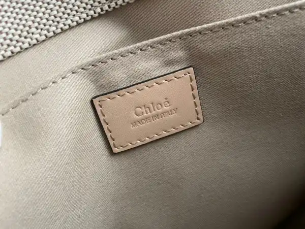 First bag ru CHLOÉ MEDIUM WOODY TOTE BAG