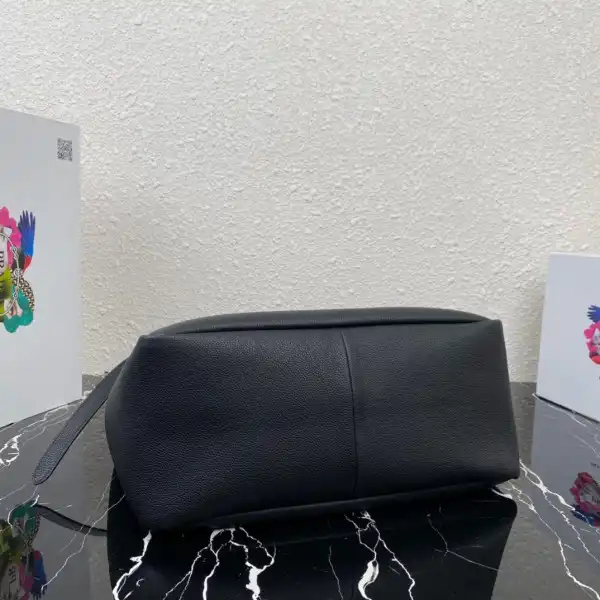 PRADA Leather tote