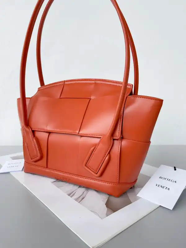 BOTTEGA VENETA ARCO