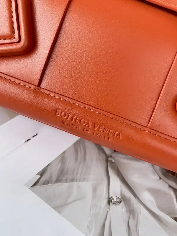 BOTTEGA VENETA ARCO