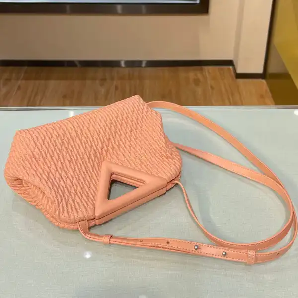 BOTTEGA VENETA POINT