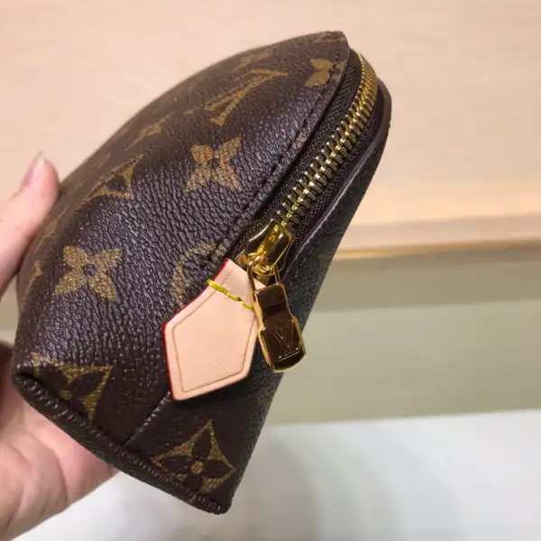 You get luxury for less. Shop now for the best deals on fake Louis bags. LOUIS VUITTON COSMETIC POUCH GM