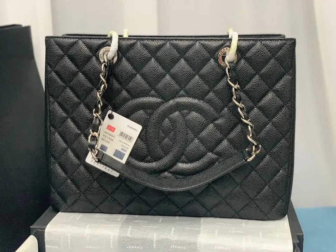 CHANEL TOTE BAG