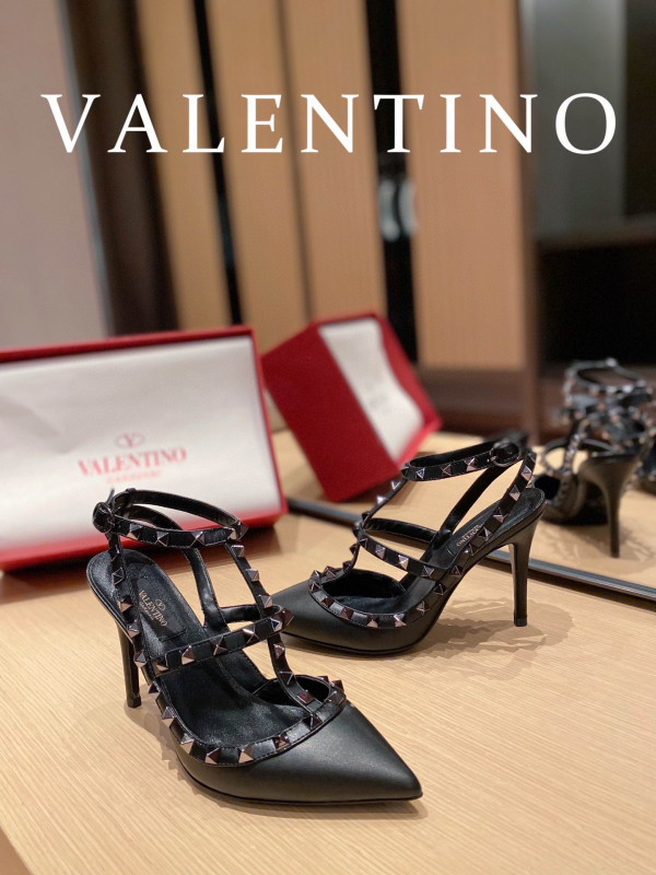 HOT SALE VALENTINO ROCKSTUD SANDAL