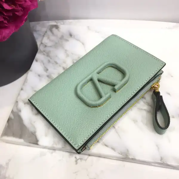 VALENTINO VSLING GRAINY CALFSKIN CARDHOLDER WITH ZIPPER