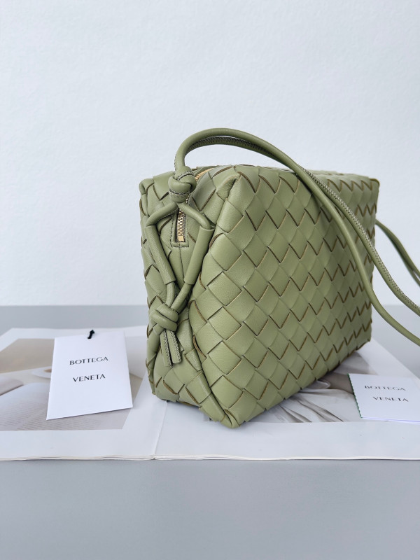 HOT SALE BOTTEGA VENETA Small Loop Camera Bag