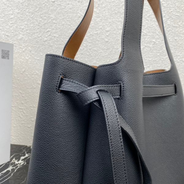 HOT SALE PRADA Leather tote