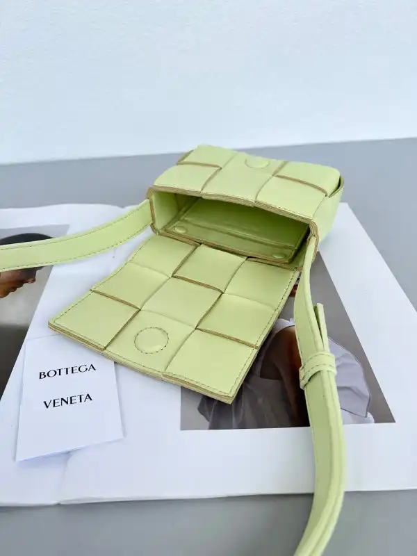 BOTTEGA VENETA Candy mini Cassette-12*8*4cm