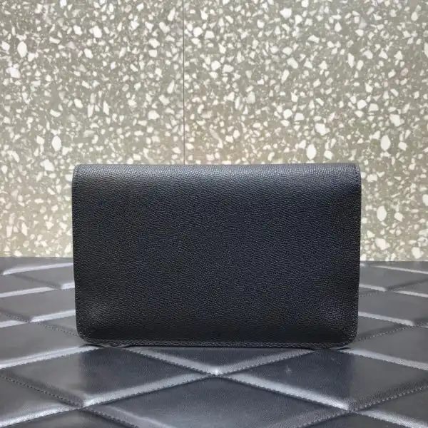 Bagsoffer yupoo VALENTINO VSLING CLUTCH