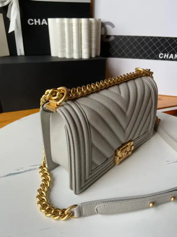 CHANEL BOY BAG 20CM 25CM