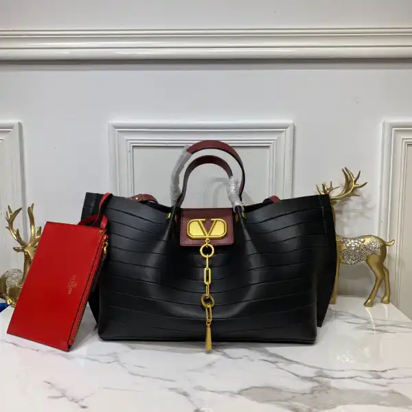 VALENTINO GARAVANI ESCAPE TOTE BAG