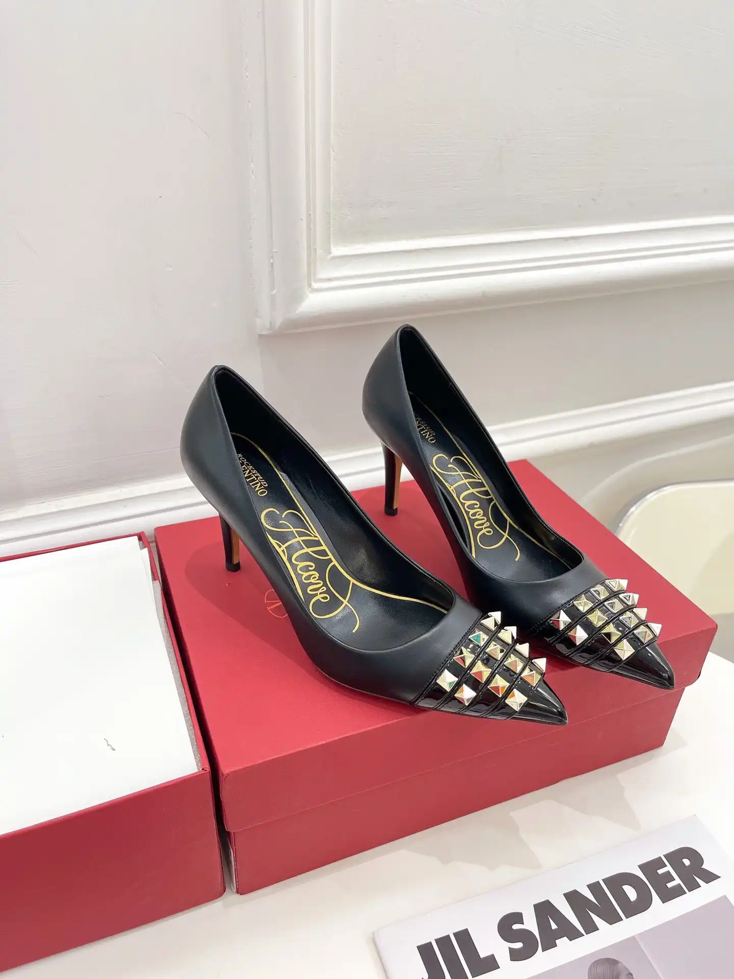 Cheap VALENTINO ROCKSTUD ALCOVE KIDSKIN AND PATENT-LEATHER PUMP