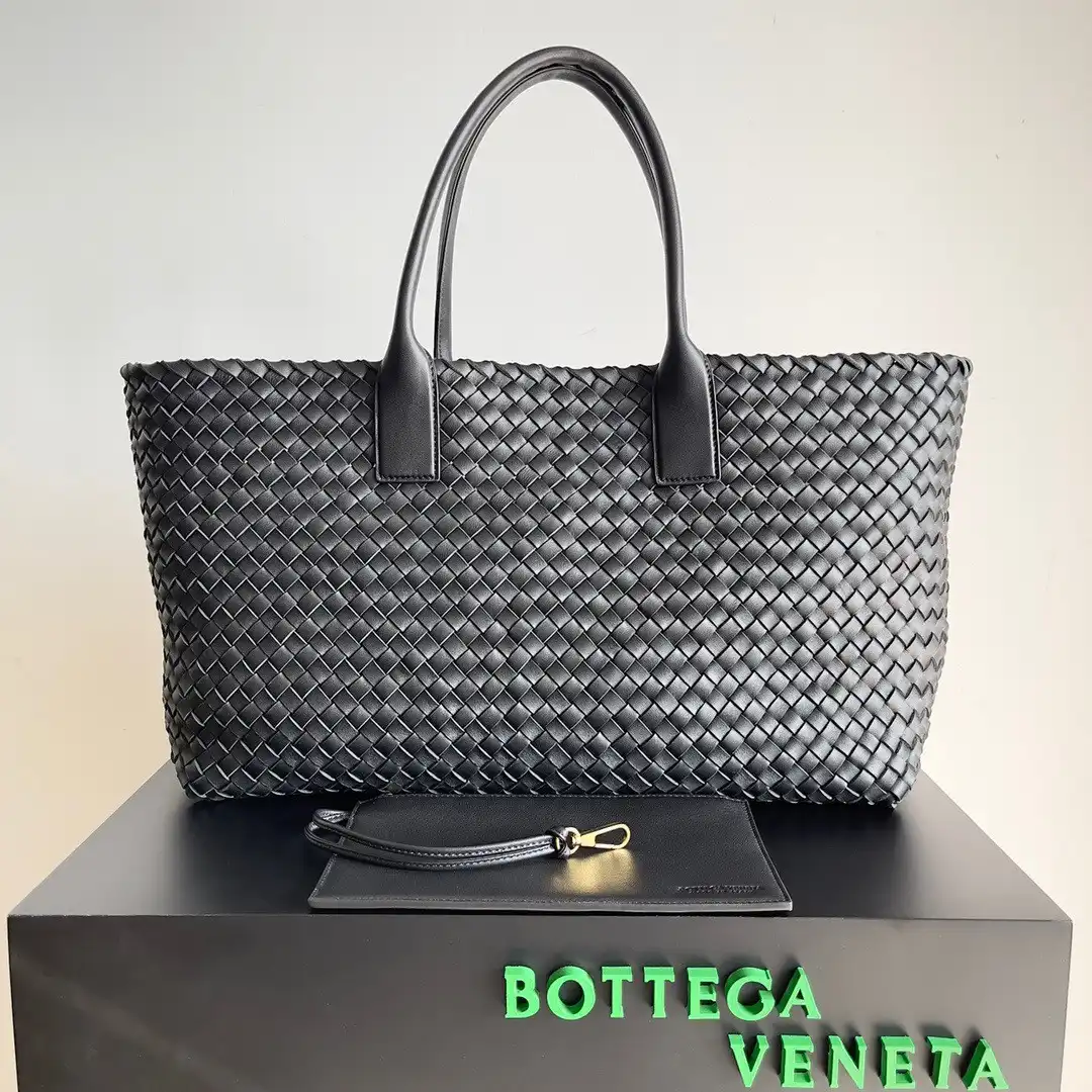 BOTTEGA VENETA MEDIUM ANDIAMO