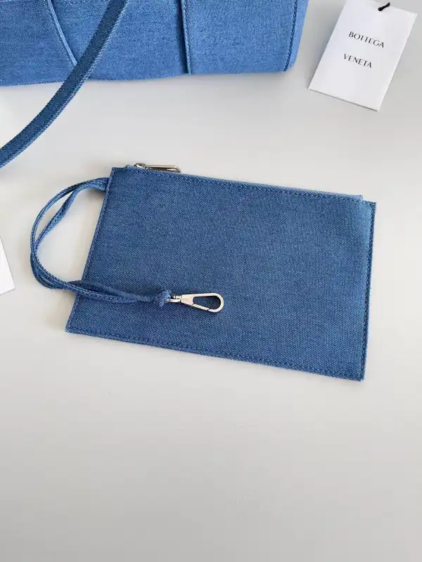 BOTTEGA VENETA ARCO MINI TOTE