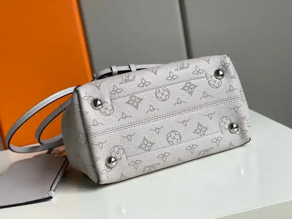 Affordable LOUIS VUITTON HINA PM