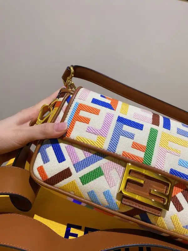 Frstbag ru FENDI BAGUETTE