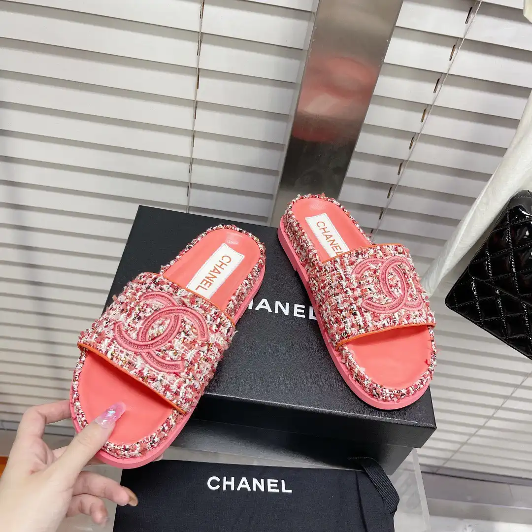 CHANEL MULE