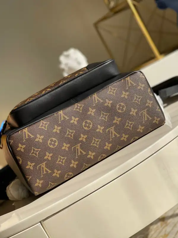 First bag ru LOUIS VUITTON DEAN BACKPACK