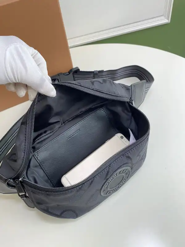 BURBERRY BUM BAG