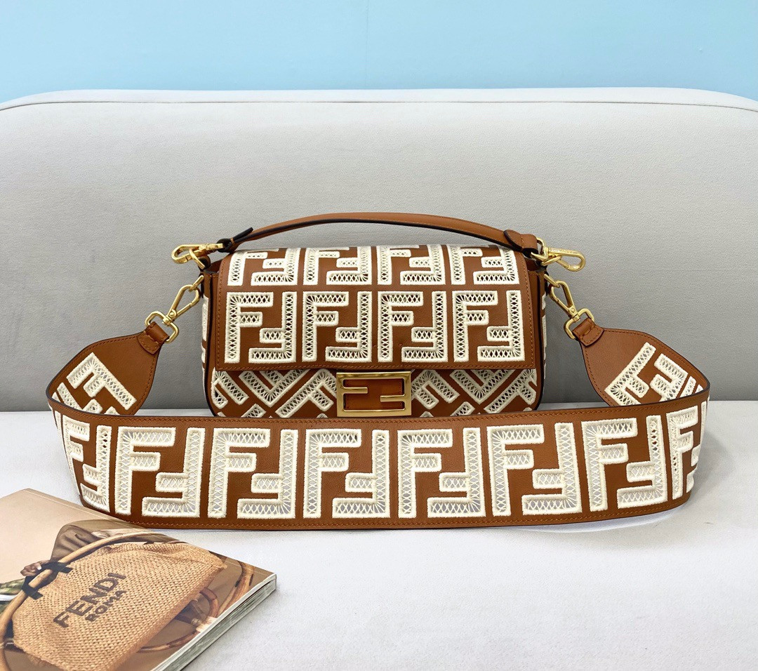 HOT SALE FENDI BAGUETTE