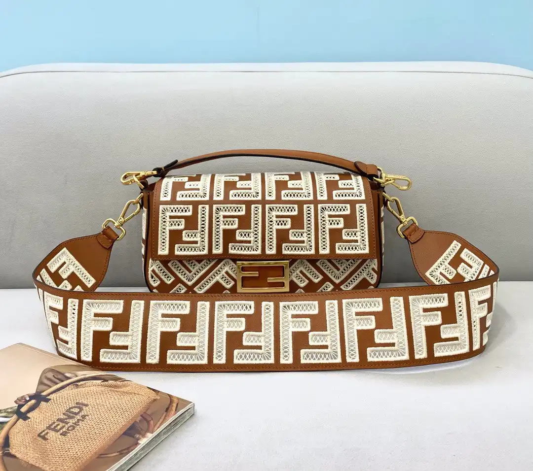 FENDI BAGUETTE