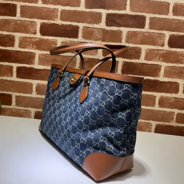 GUCCI Ophidia GG medium tote