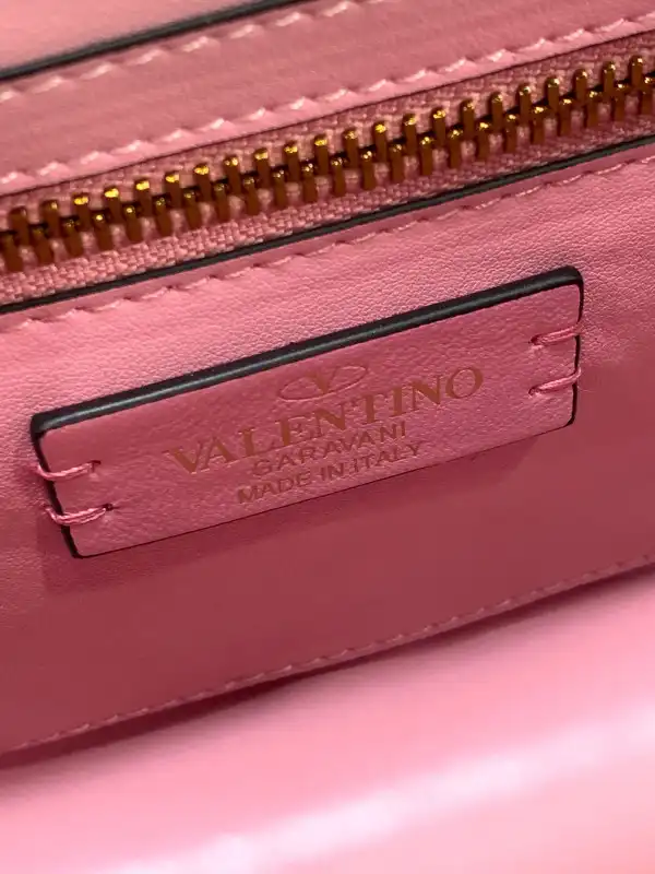 VALENTINO MEDIUM ROMAN STUD THE SHOULDER BAG