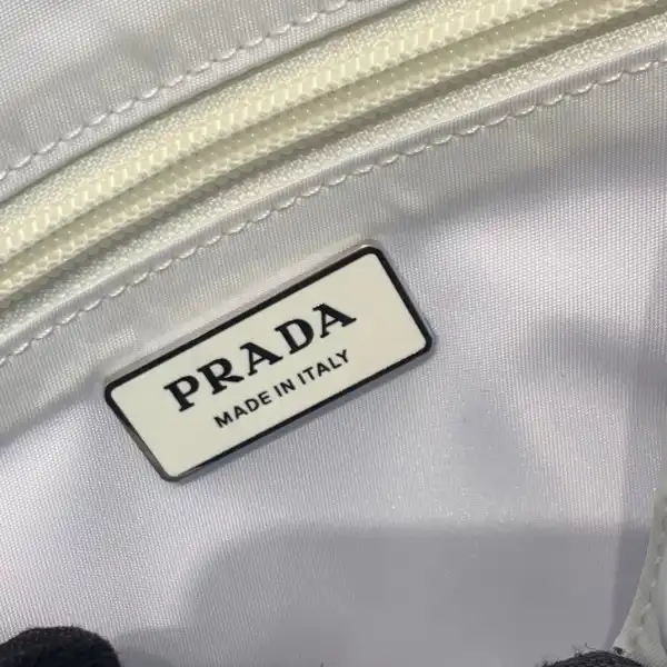 Firstbag Ru PRADA Small padded Re-Nylon shoulder bag