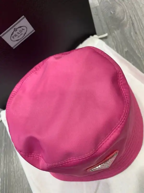 Bagsoffer PRADA Nylon Bucket Hat