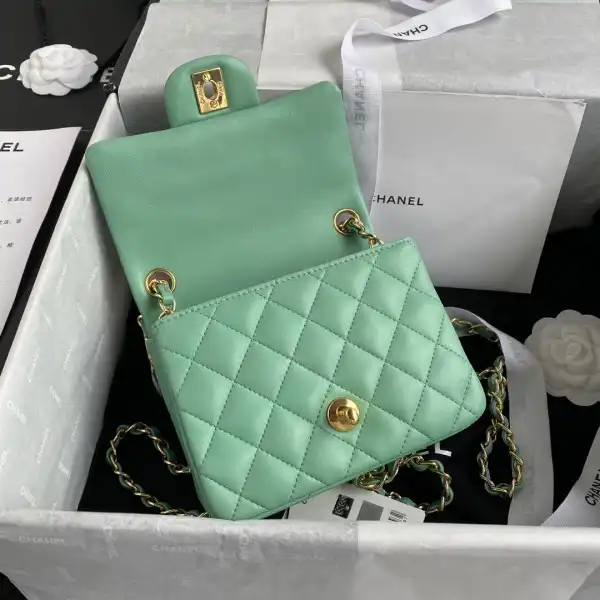 CHANEL FLAP BAG 17CM