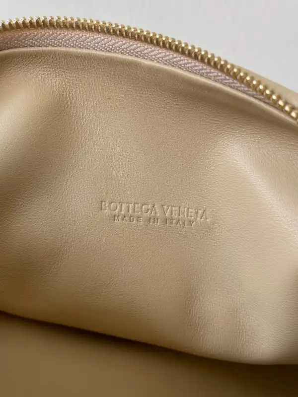 First bag ru BOTTEGA VENETA Teen Jodie