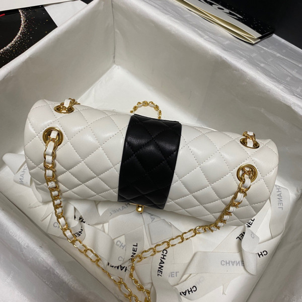 CL CLASSIC HANDBAG