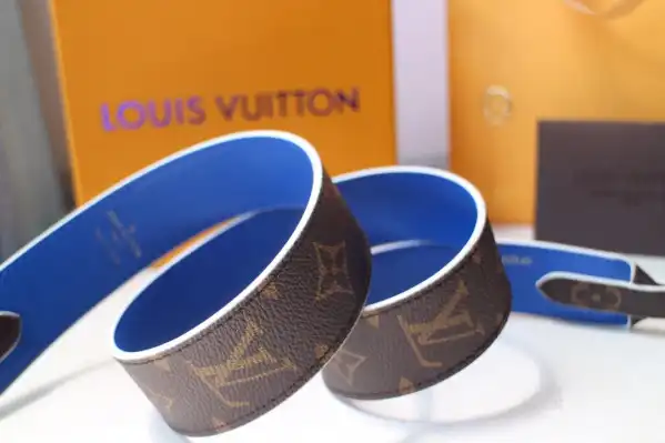 LOUIS VUITTON MONOGRAM STRAP