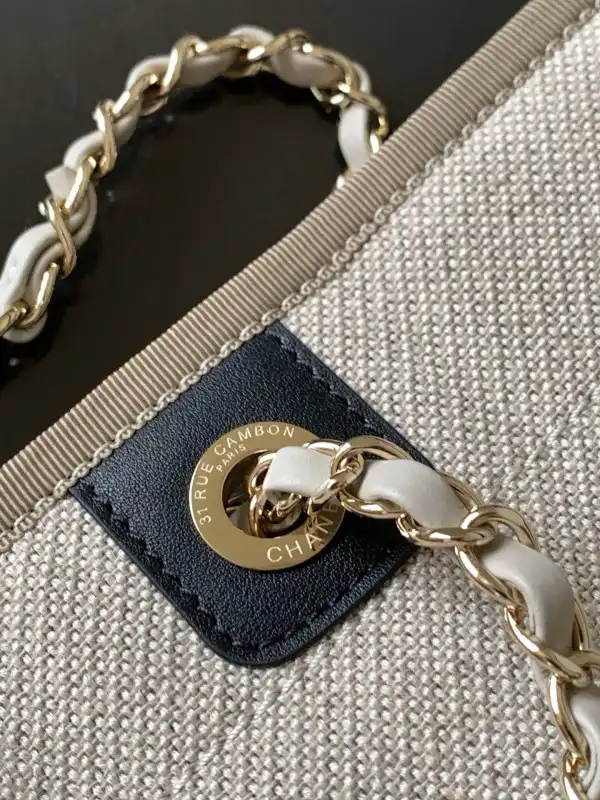 CHANEL SHOPPING BAG