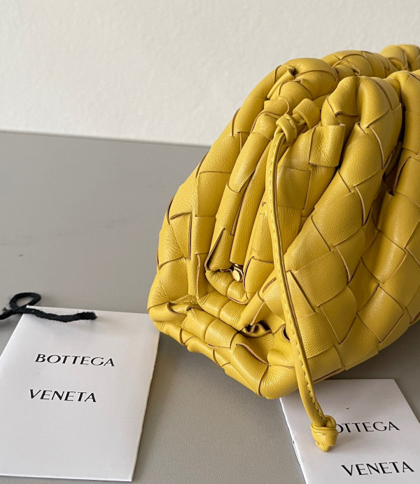 [FREE SHIPPING] BOTTEGA VENETA MINI POUCH