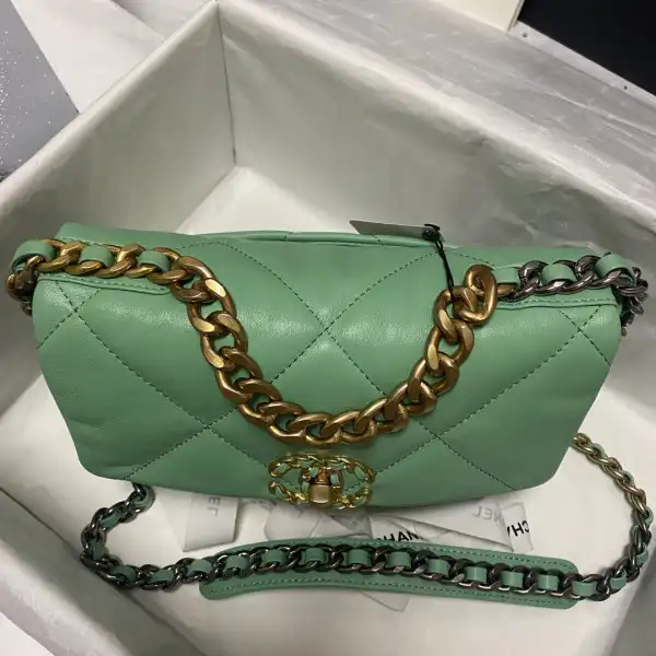 CHANEL 19 FLAP BAG