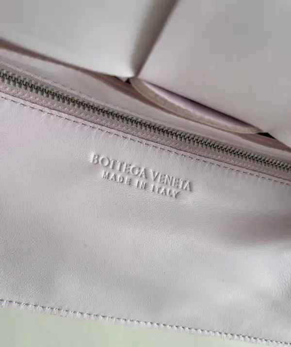 Frstbag ru BOTTEGA VENETA CASSETTE