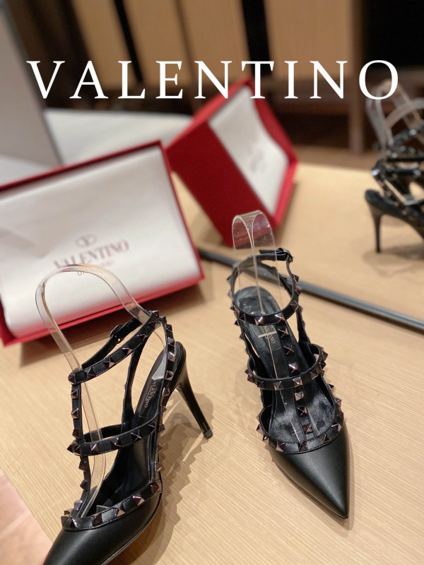 HOT SALE VALENTINO ROCKSTUD SANDAL