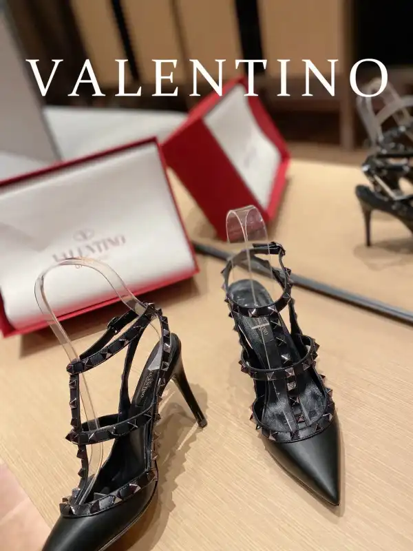 VALENTINO ROCKSTUD SANDAL