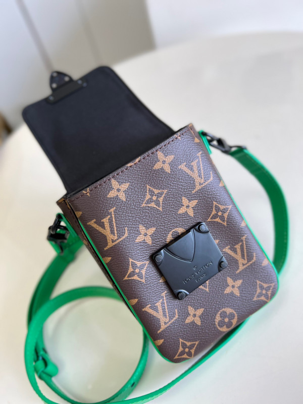 HOT SALE LOUIS VUITTON S-LOCK VERTICAL WEARABLE WALLET