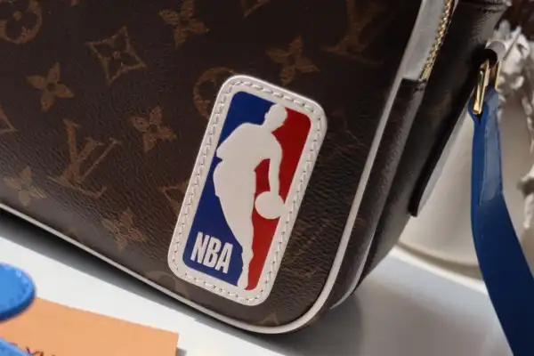 Aaa replica bags LOUIS VUITTON LVXNBA NIL MESSENGER