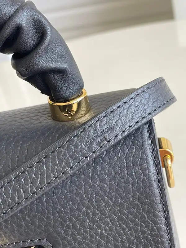 LOUIS VUITTON TWIST PM