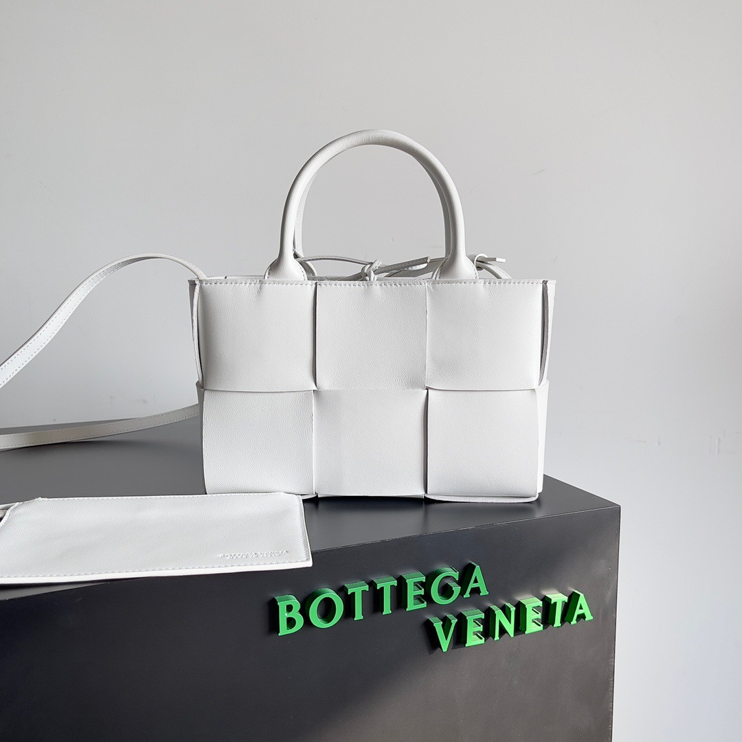 HOT SALE BOTTEGA VENETA ARCO MINI TOTE